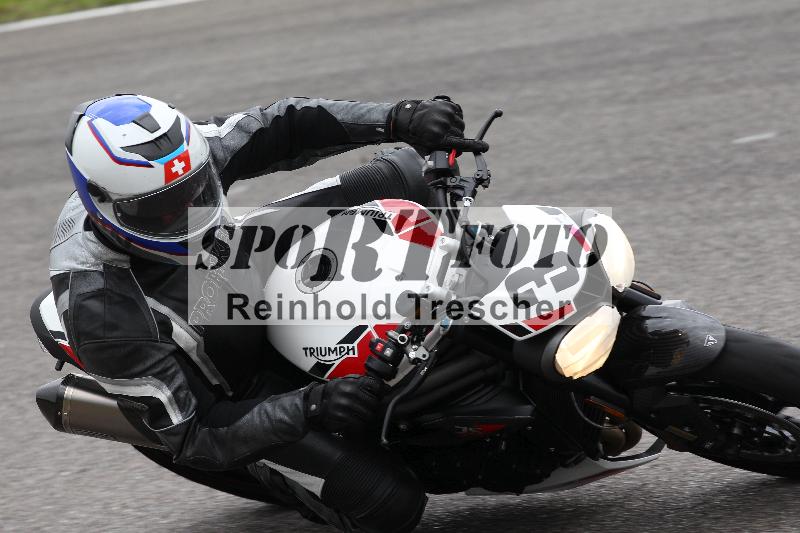 Archiv-2022/13 25.04.2022 Plüss Moto Sport ADR/Freies Fahren/3